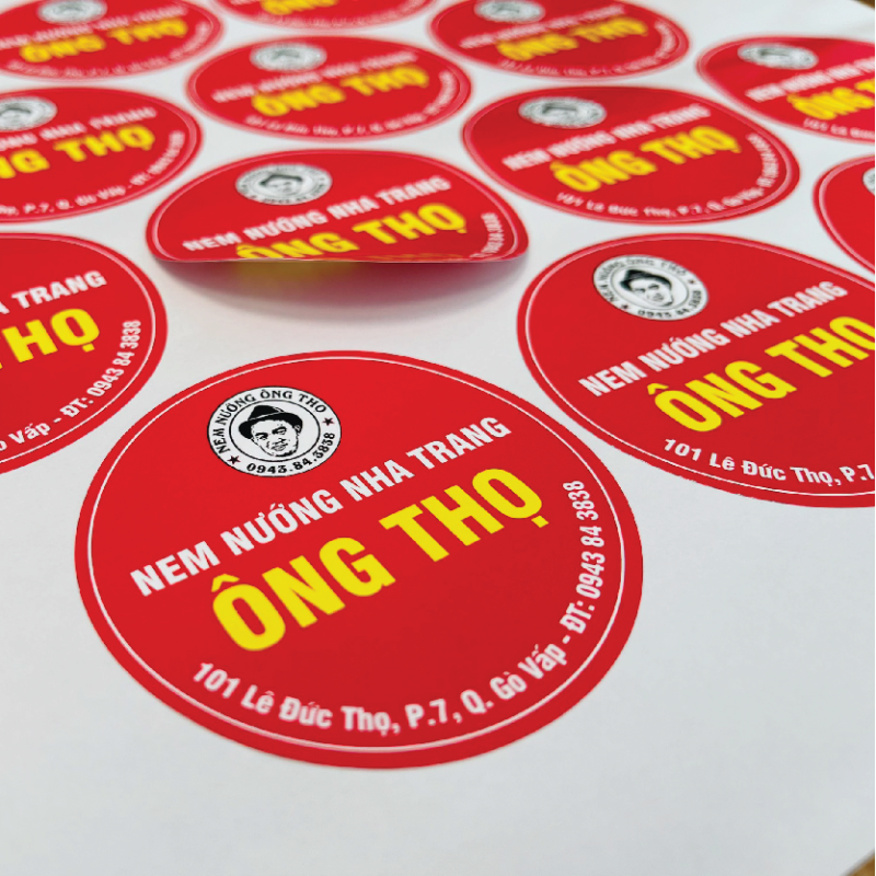 Quảng bá logo thương hiệu bằng phương pháp in UV trên decal tại Hà Nội